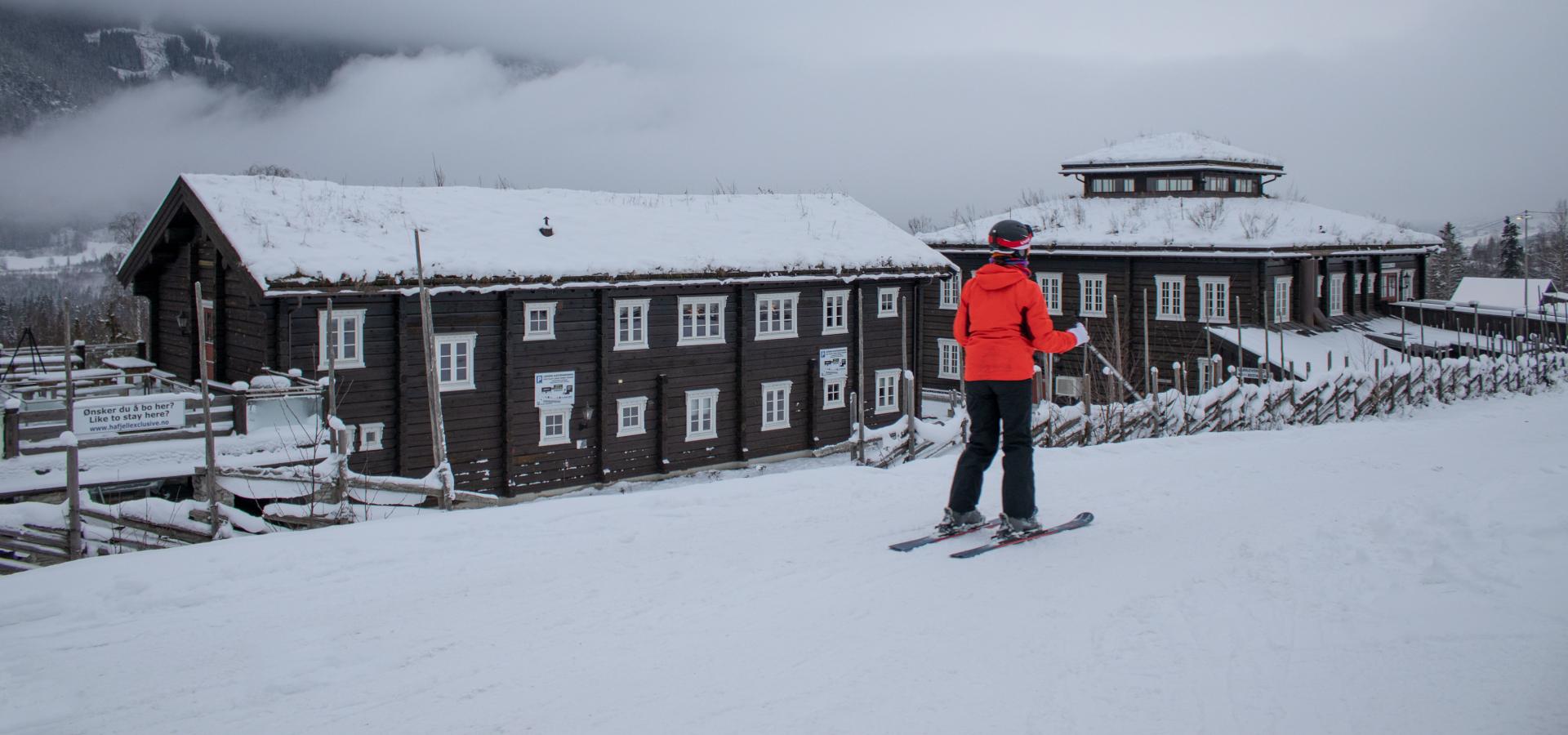 På ski ved storhytten Lodgen i Hafjell