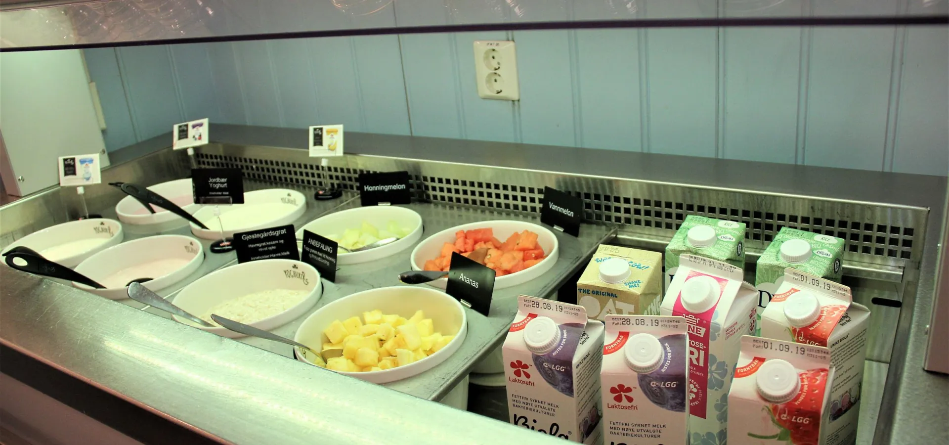 Frukt og yoghurt til frokost