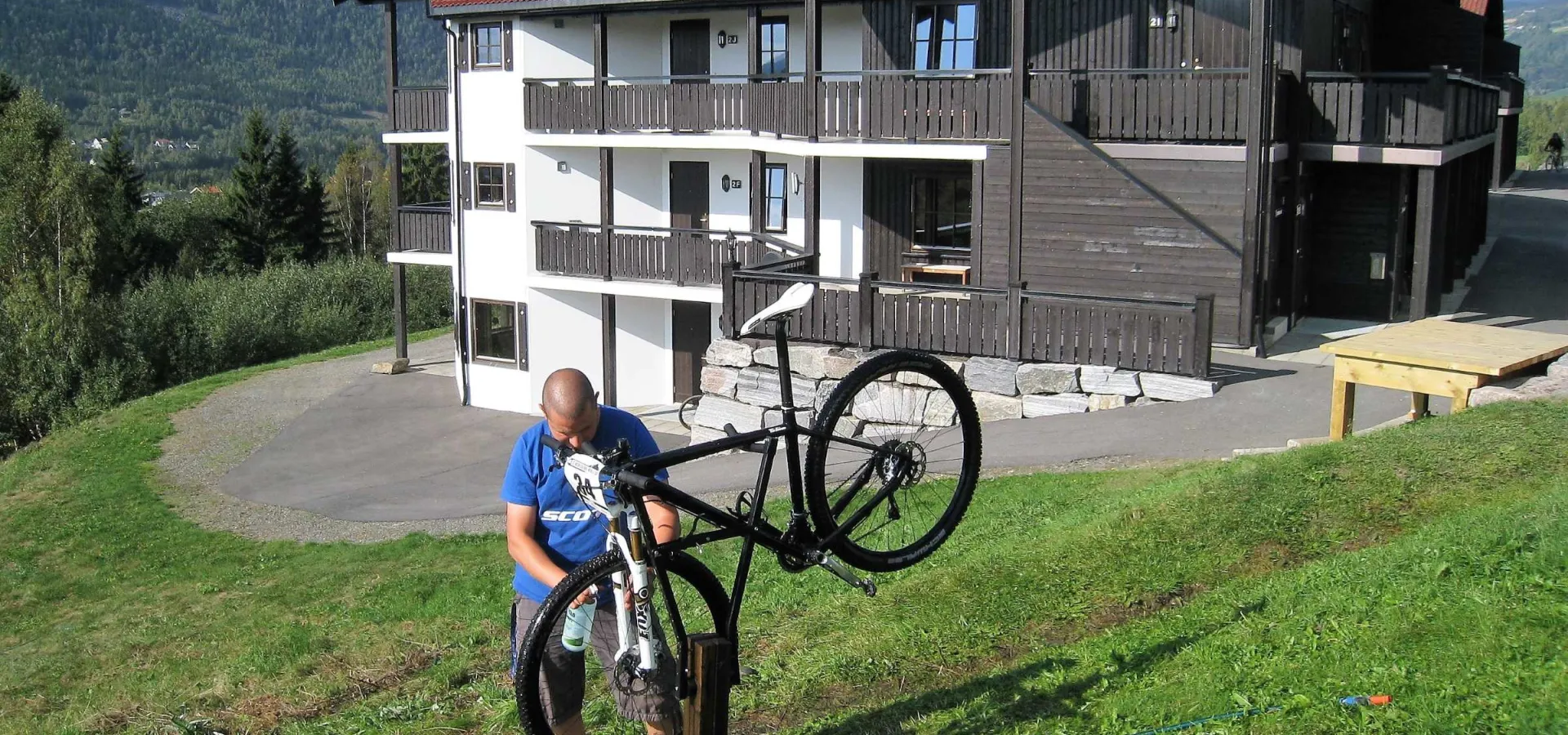 Sykkelvask ved leilighetene