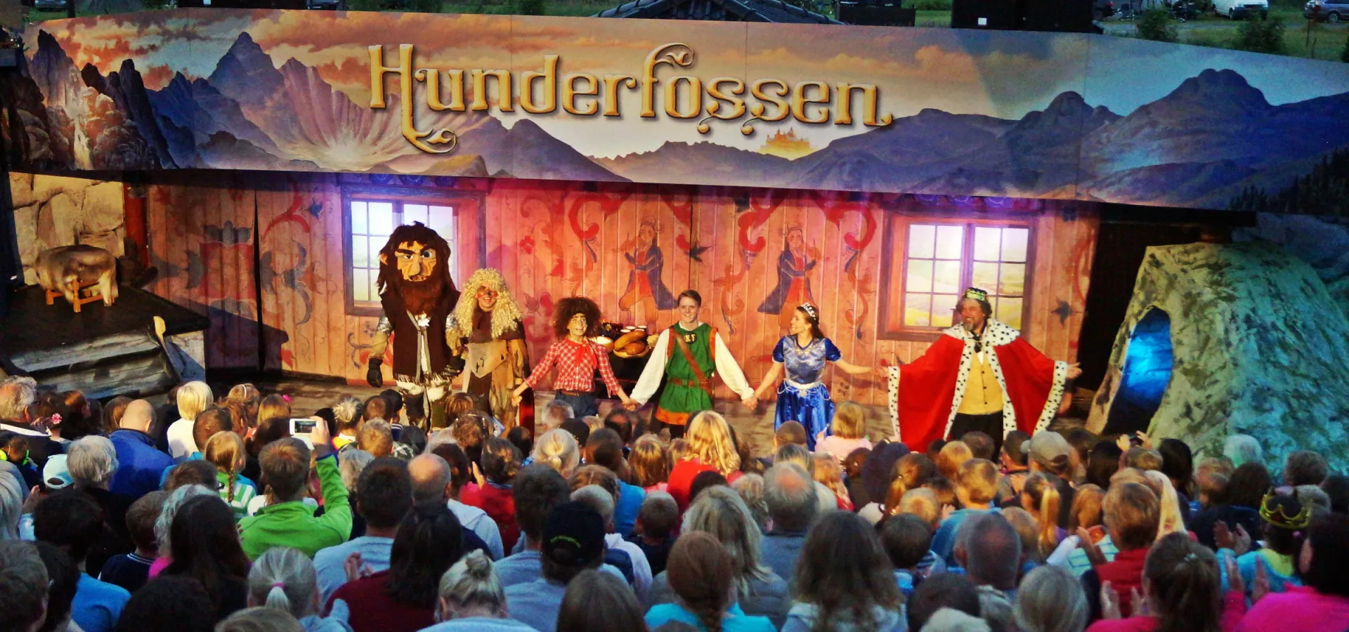 Trollnatt i Hunderfossen