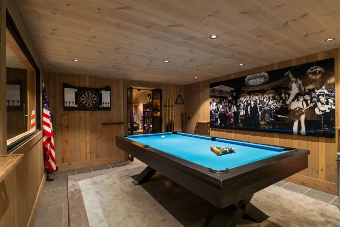 Alpine Lodge