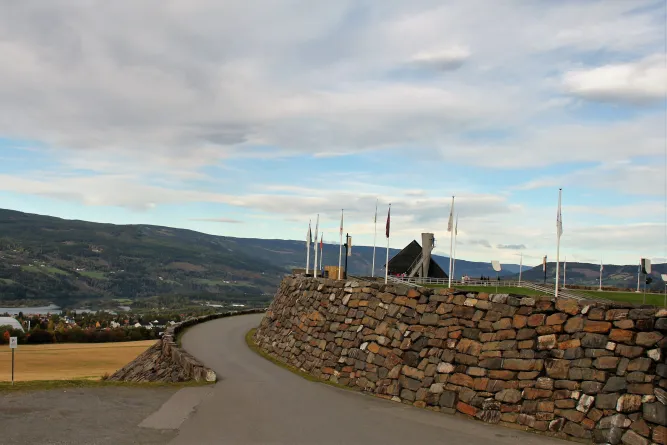 Lysgårdsbakkene skispringfaciliteit