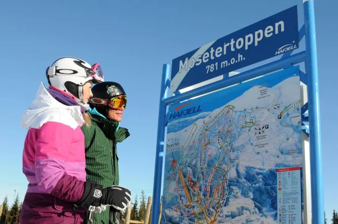 I bakkene finner du løypekart som viser hvor du befinner deg i alpinsenteret.