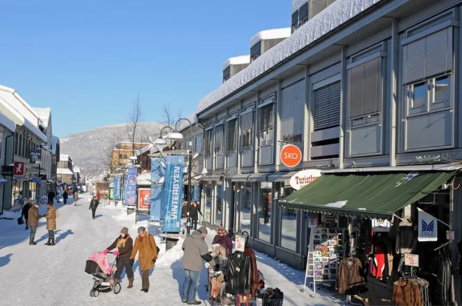 Vinterstemning i Storgata på Lillehammer