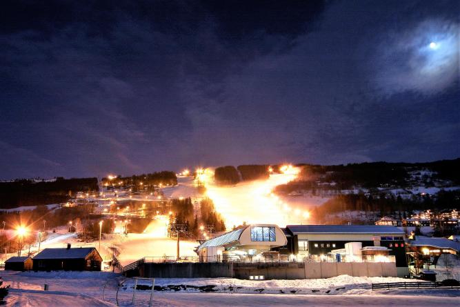 Night skiing in Hafjell