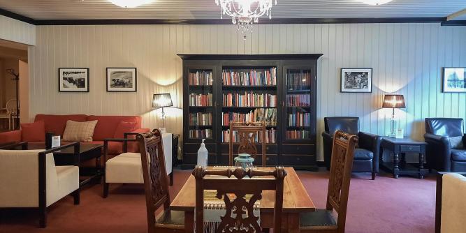Library of Hafjell Hotel